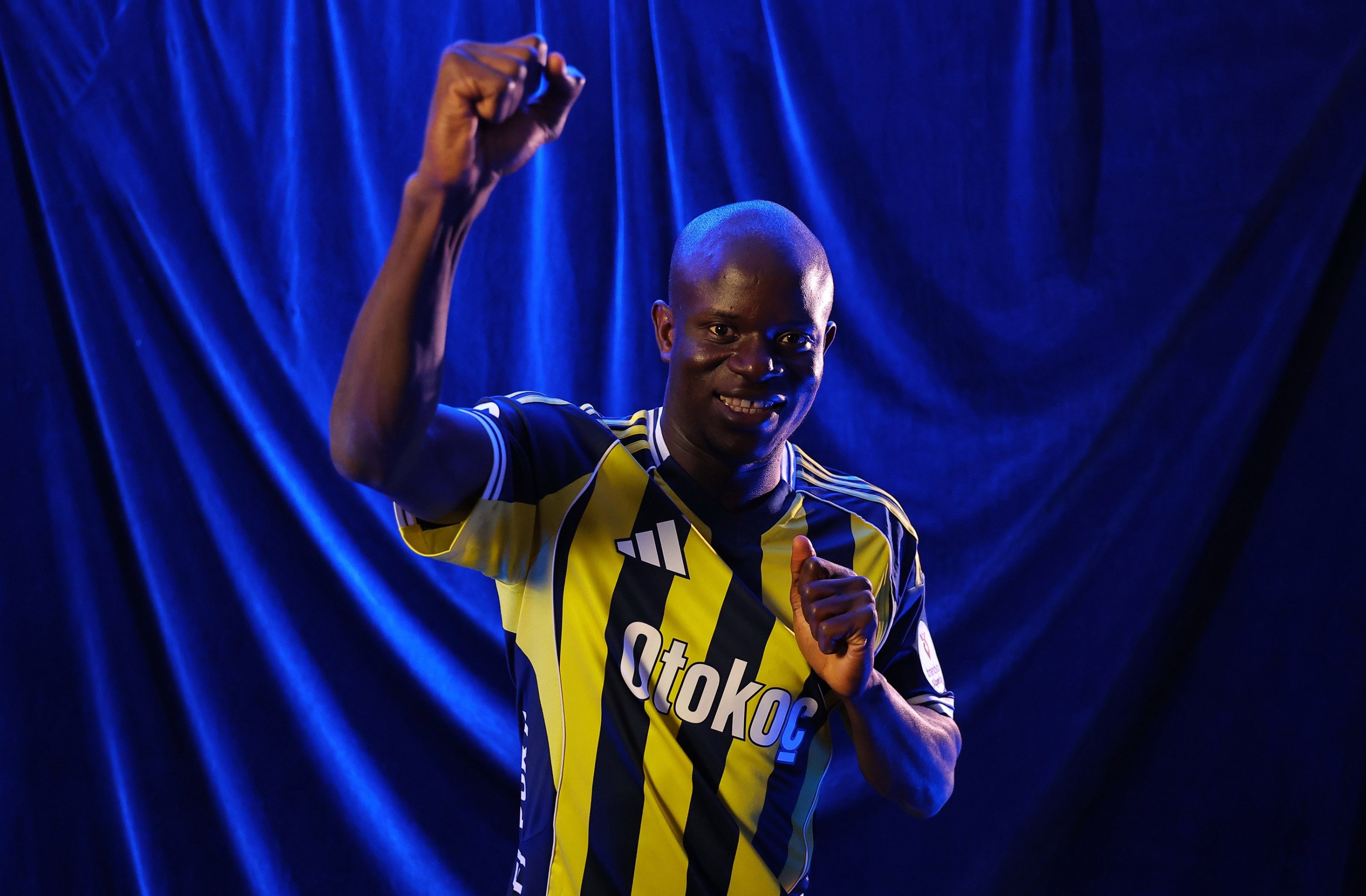 Down-to-earth N'Golo Kante back in Europe as Fenerbahçe seal deal | Daily Sabah