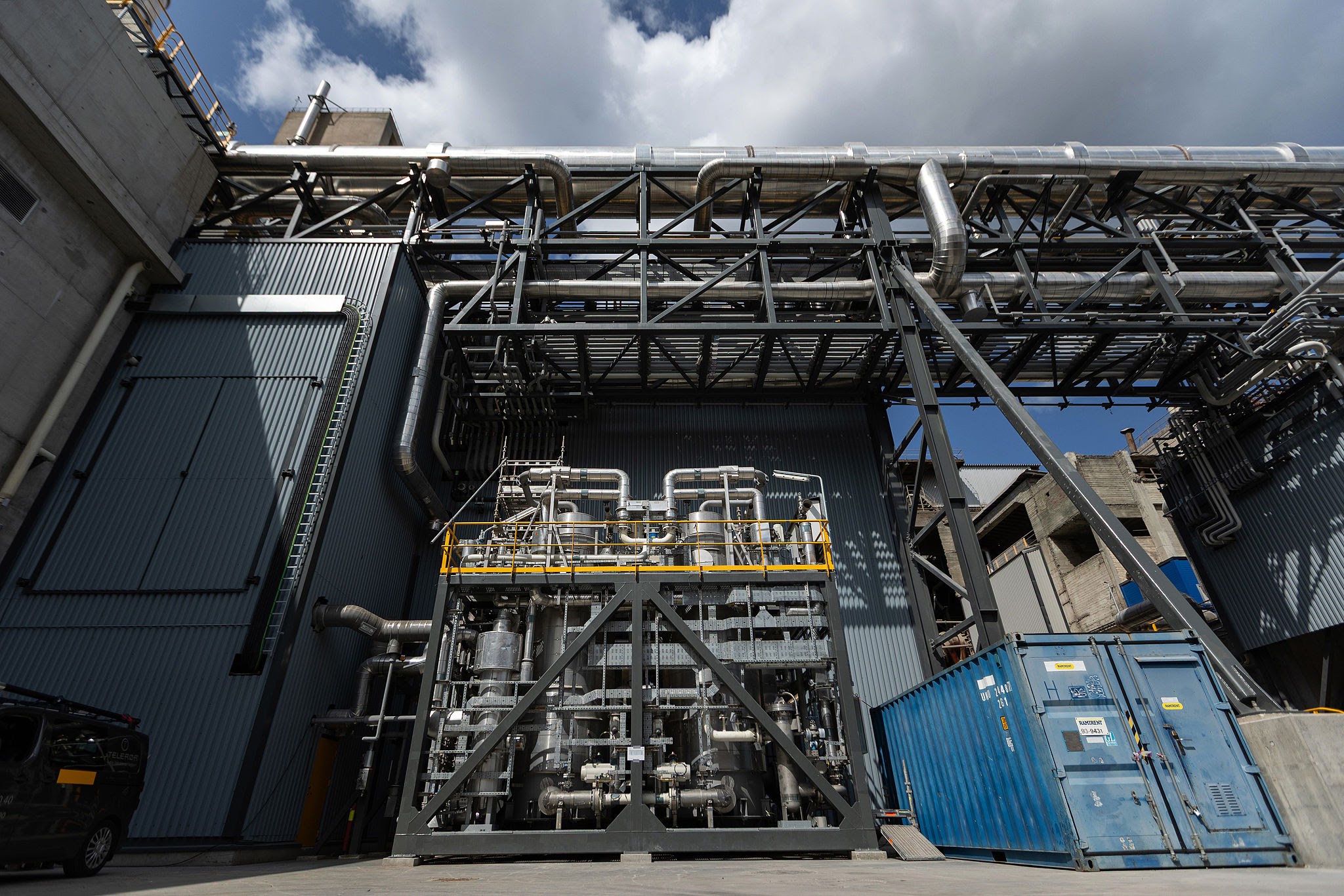 Modular Carbon Capture System in heavy industry, gerada com IA