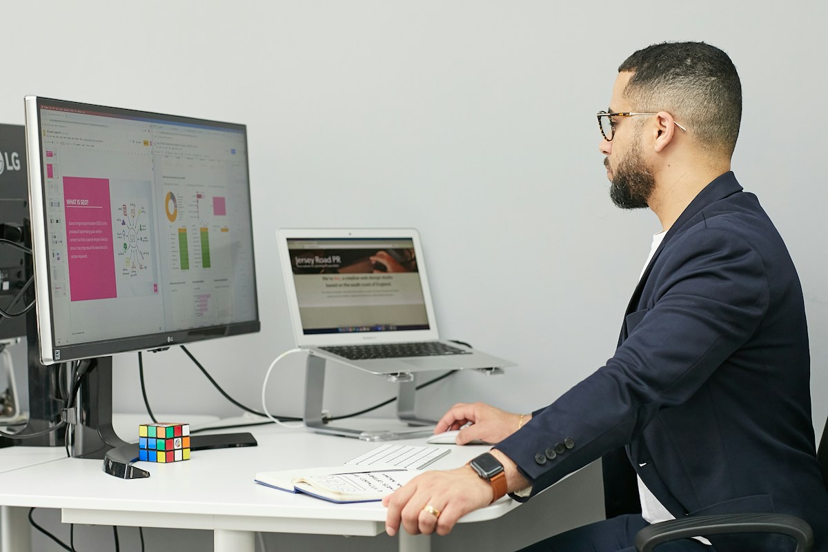 Corporate leadership tracking enterprise AI return on investment metrics