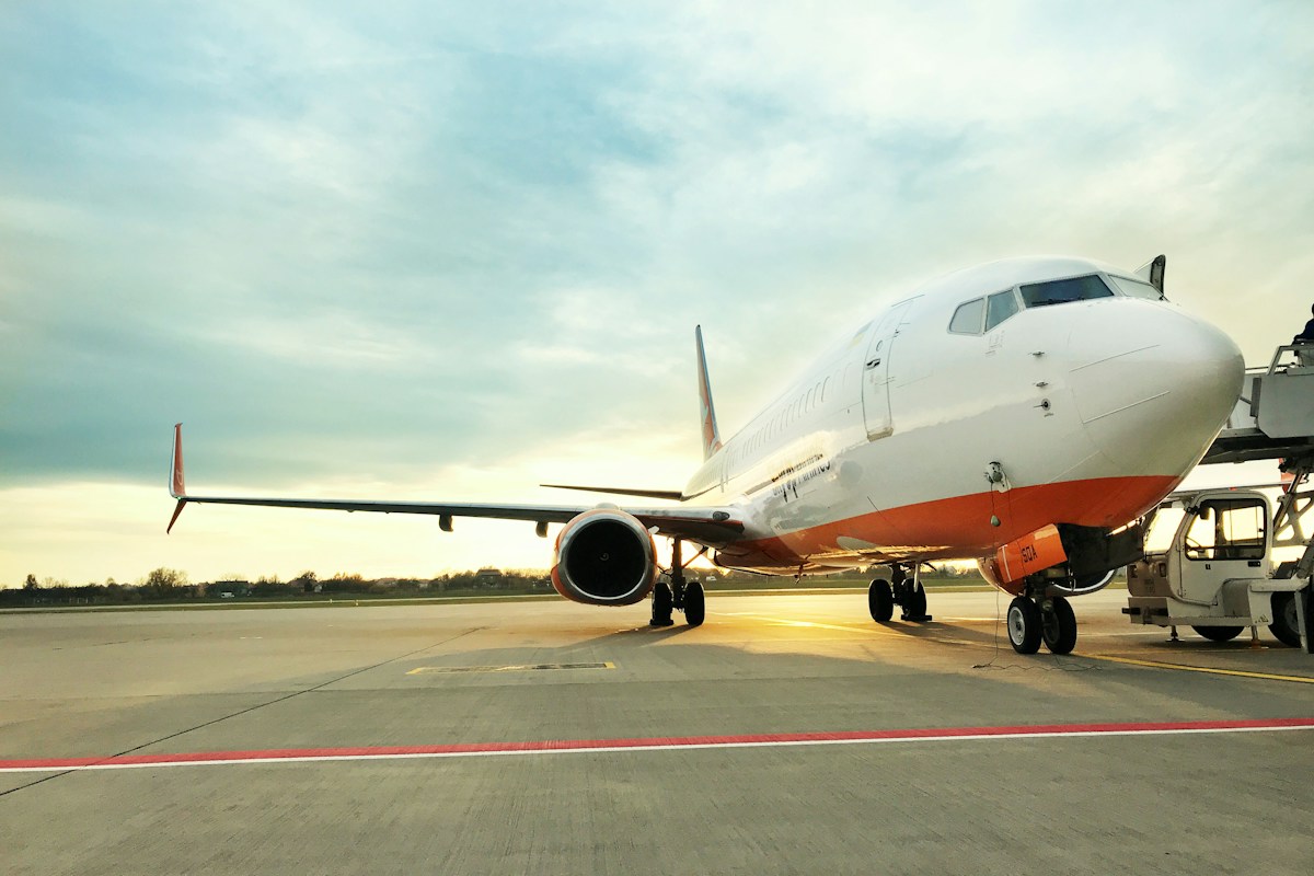 Sustainable aviation fuel (SAF) pipeline infrastructure and HEFA refining facility